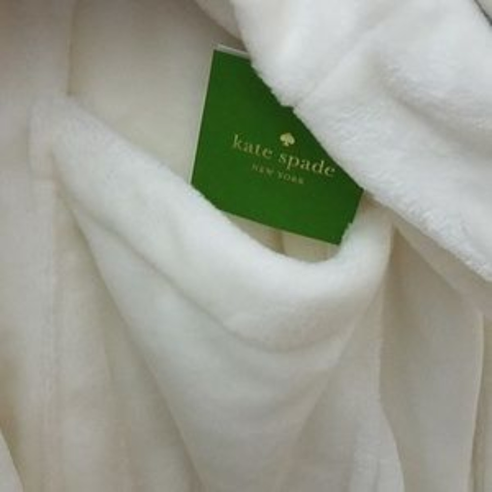 🆕  kate spade Printed Plush Robe - Picture 4 of 8